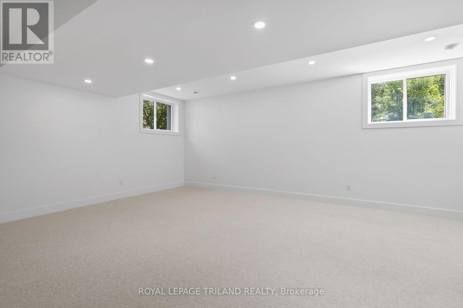 32 Alberta Street, Lambton Shores, Ontario  N0M 1T0 - Photo 37 - X12365368