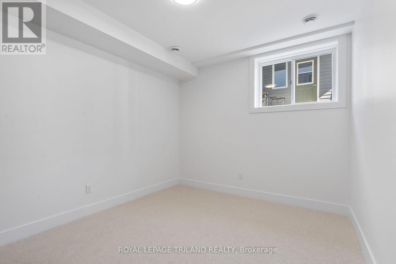 32 Alberta Street, Lambton Shores, Ontario  N0M 1T0 - Photo 39 - X12365368
