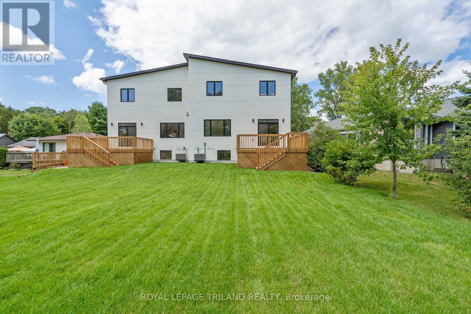 32 Alberta Street, Lambton Shores, Ontario  N0M 1T0 - Photo 41 - X12365368