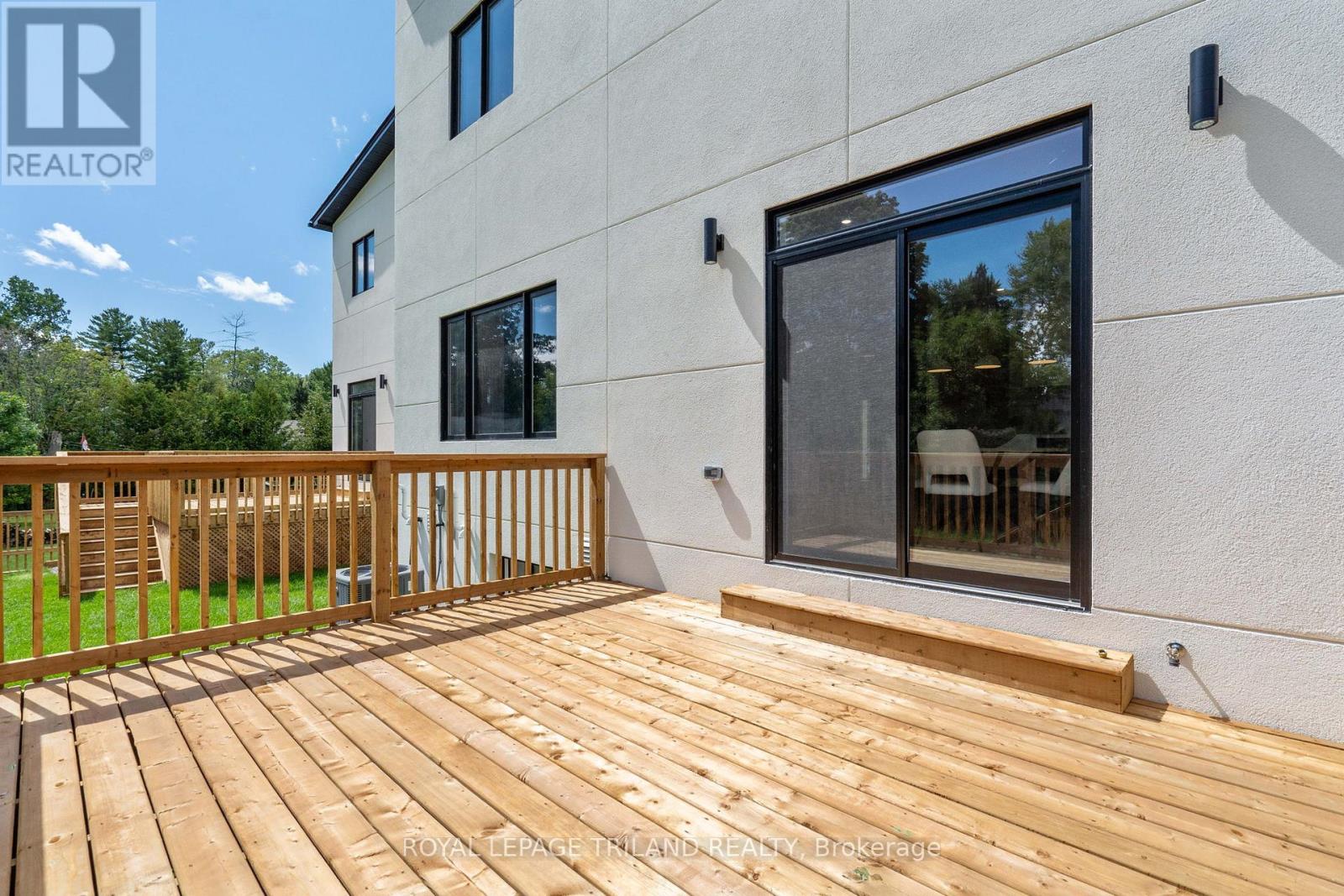 32 Alberta Street, Lambton Shores, Ontario  N0M 1T0 - Photo 42 - X12365368