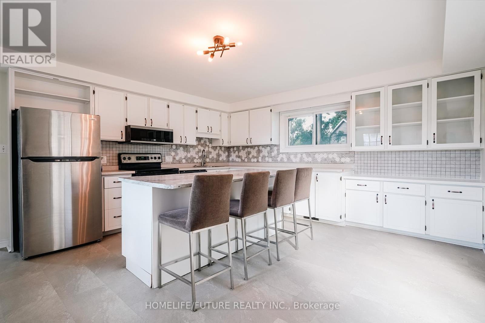 9 Toronto Road, Port Hope, Ontario  L1A 3R4 - Photo 11 - X12365246