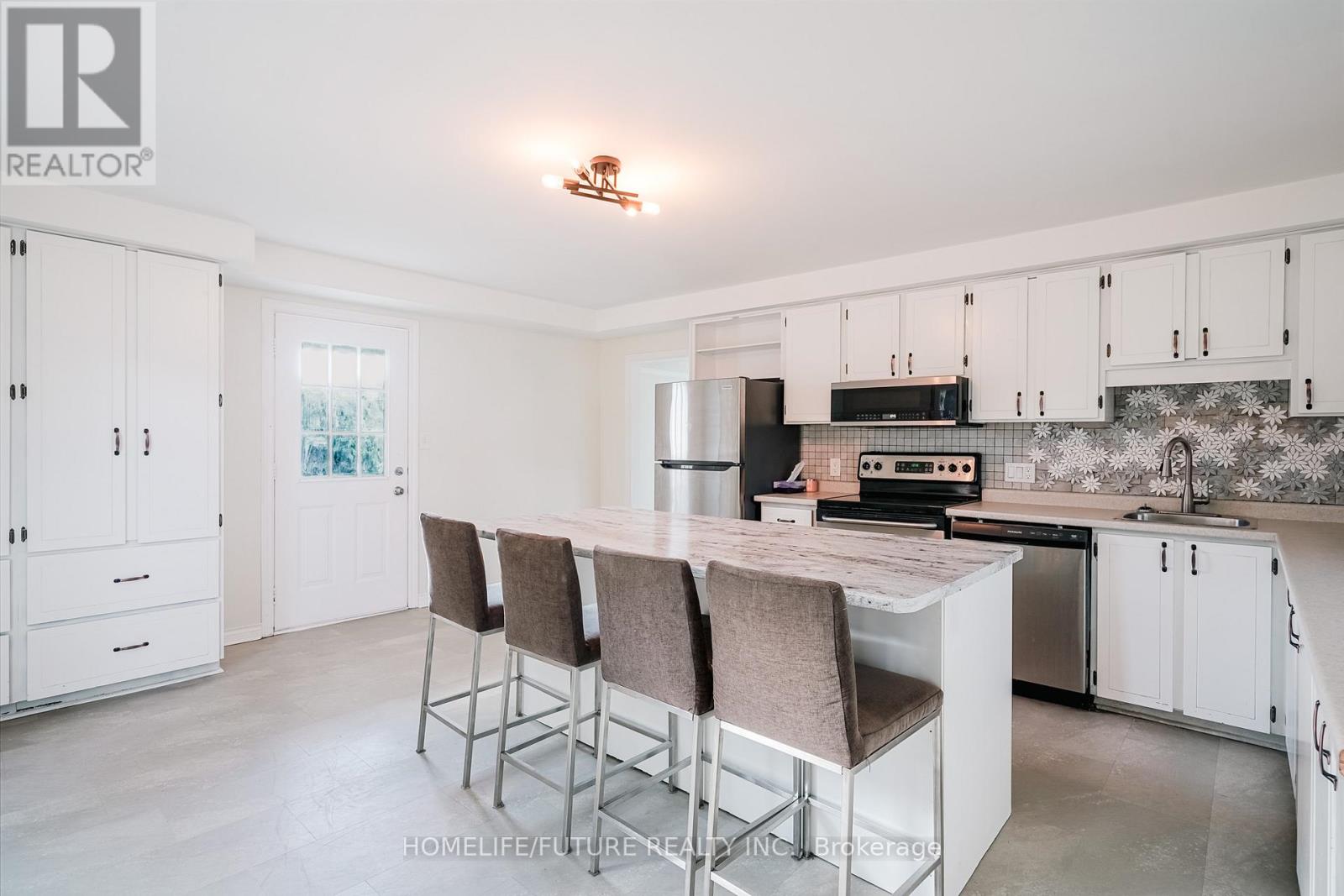 9 Toronto Road, Port Hope, Ontario  L1A 3R4 - Photo 12 - X12365246