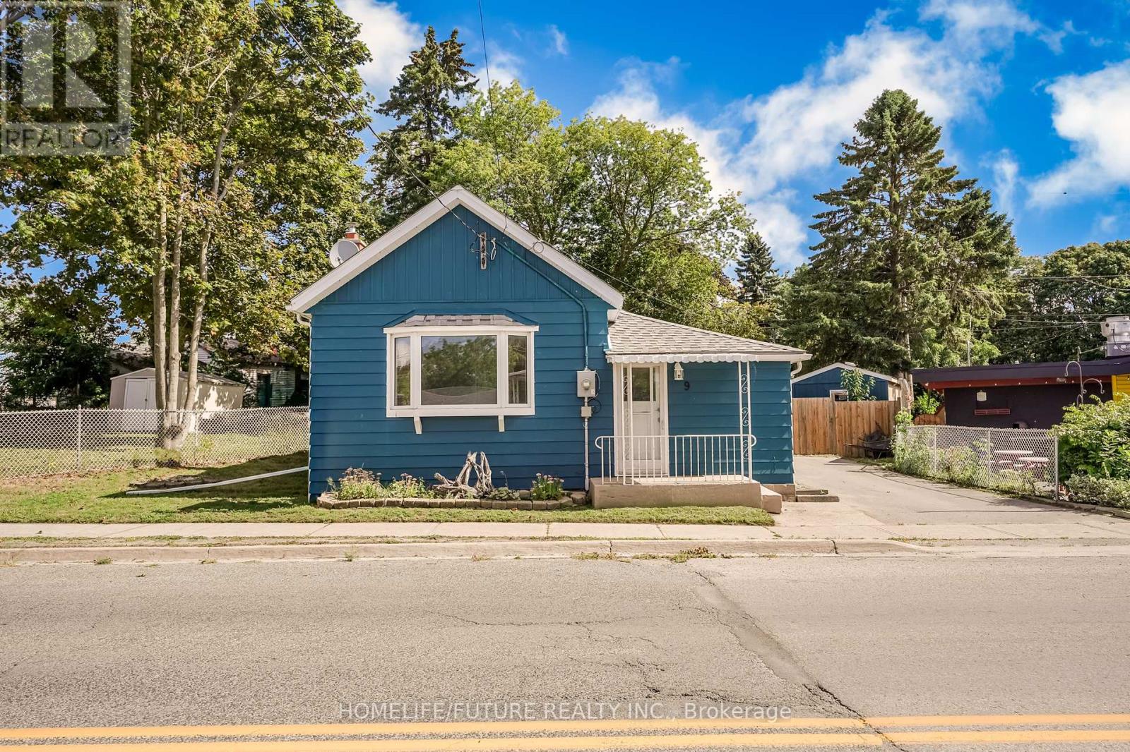 9 Toronto Road, Port Hope, Ontario  L1A 3R4 - Photo 2 - X12365246