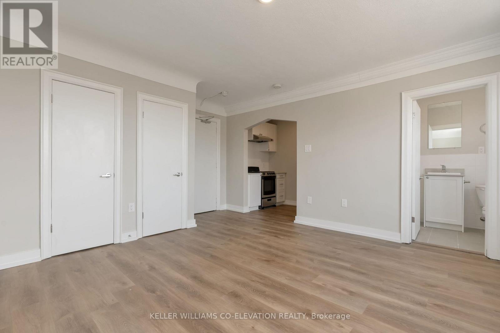 14 - 133 Prospect Street S, Hamilton, Ontario L8M 1M6 - Photo 4 - X12365263