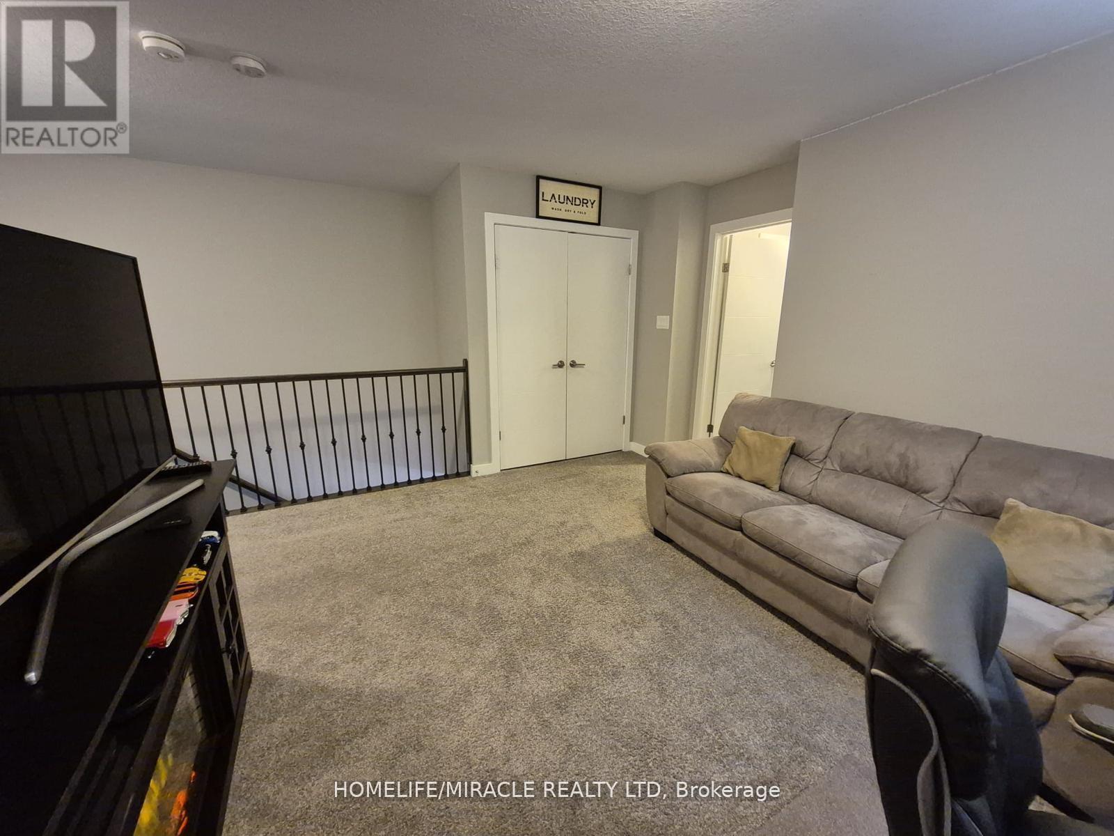 886 Robert Ferrie Drive, Kitchener, Ontario  N2R 0P2 - Photo 16 - X12365297