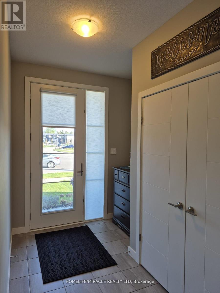 886 Robert Ferrie Drive, Kitchener, Ontario  N2R 0P2 - Photo 17 - X12365297