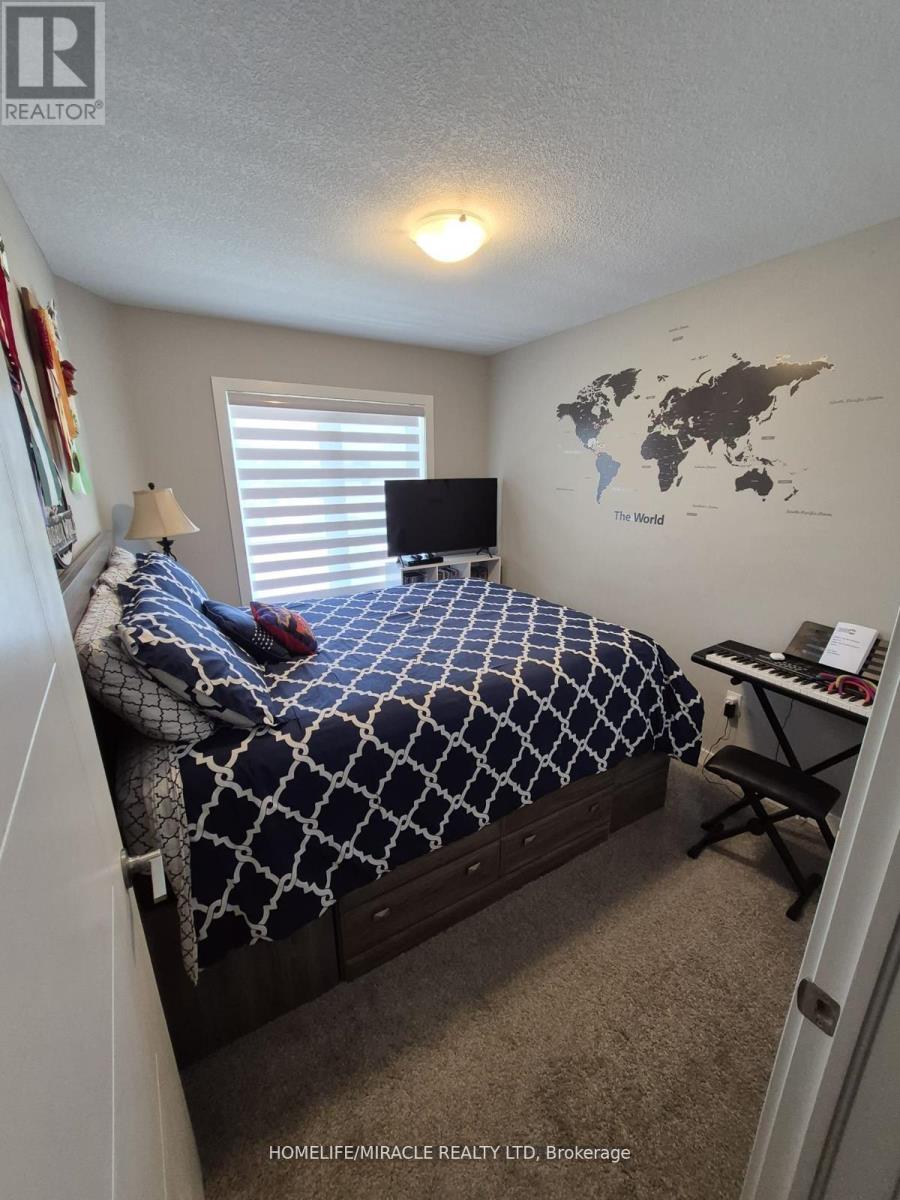 886 Robert Ferrie Drive, Kitchener, Ontario  N2R 0P2 - Photo 23 - X12365297