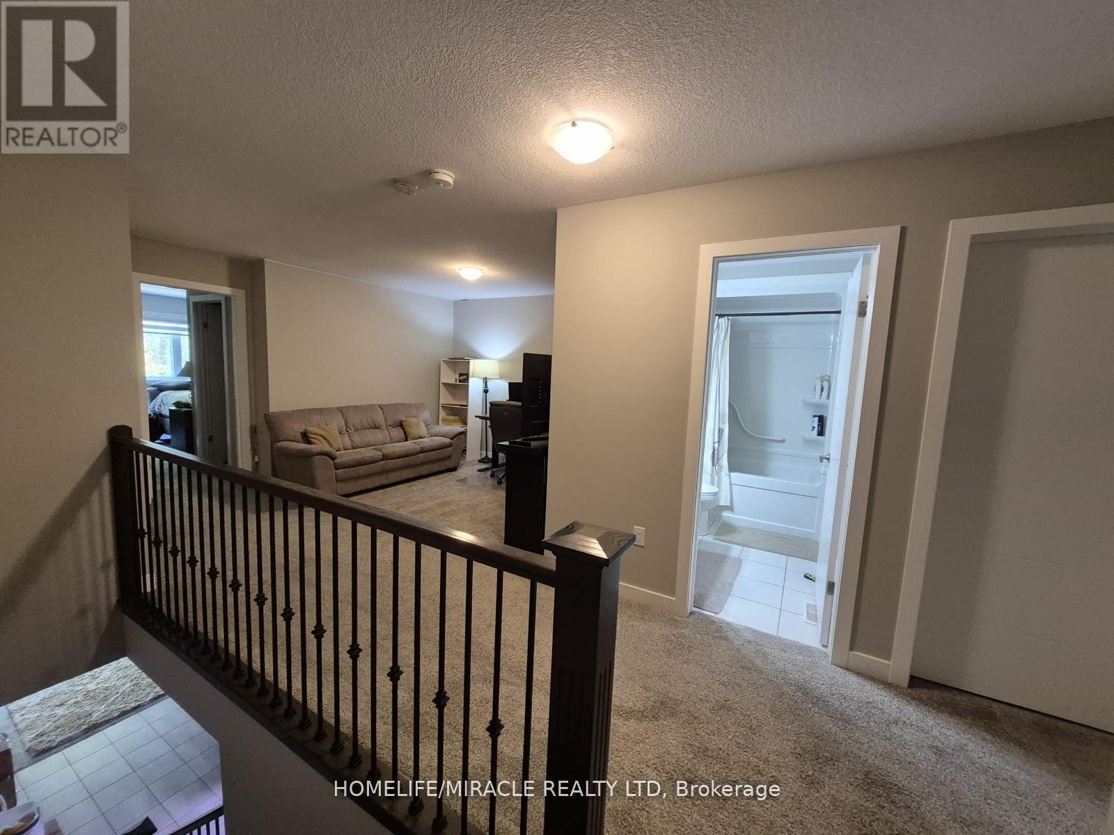 886 Robert Ferrie Drive, Kitchener, Ontario  N2R 0P2 - Photo 25 - X12365297