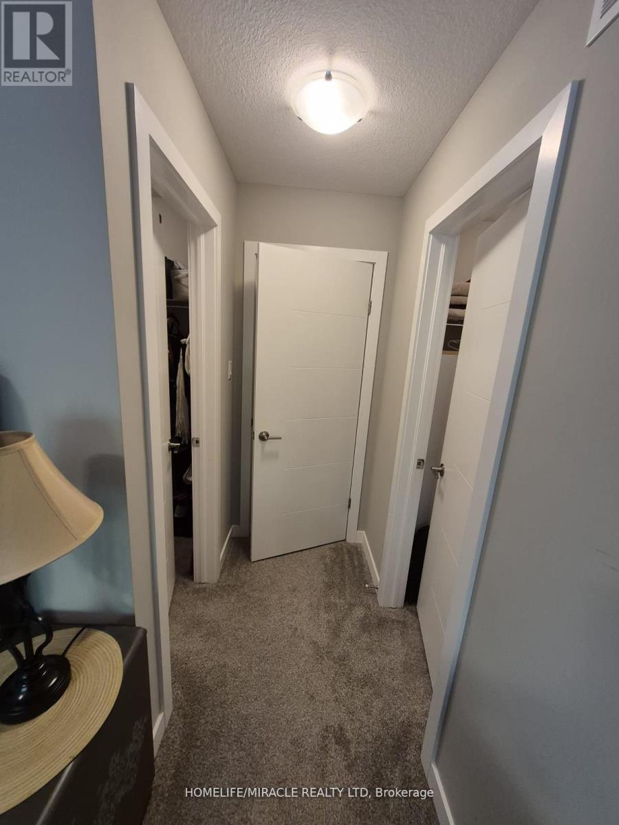 886 Robert Ferrie Drive, Kitchener, Ontario  N2R 0P2 - Photo 31 - X12365297