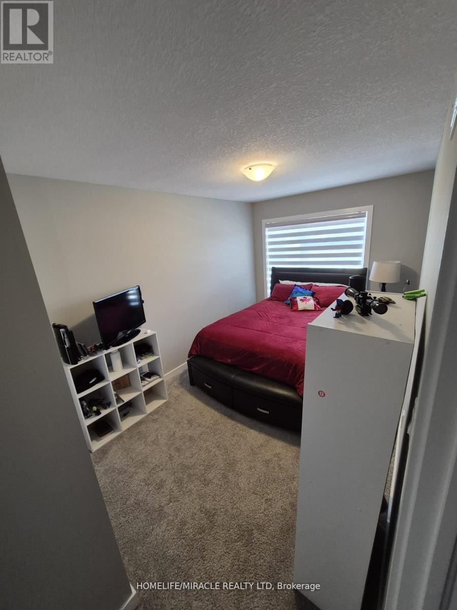 886 Robert Ferrie Drive, Kitchener, Ontario  N2R 0P2 - Photo 34 - X12365297