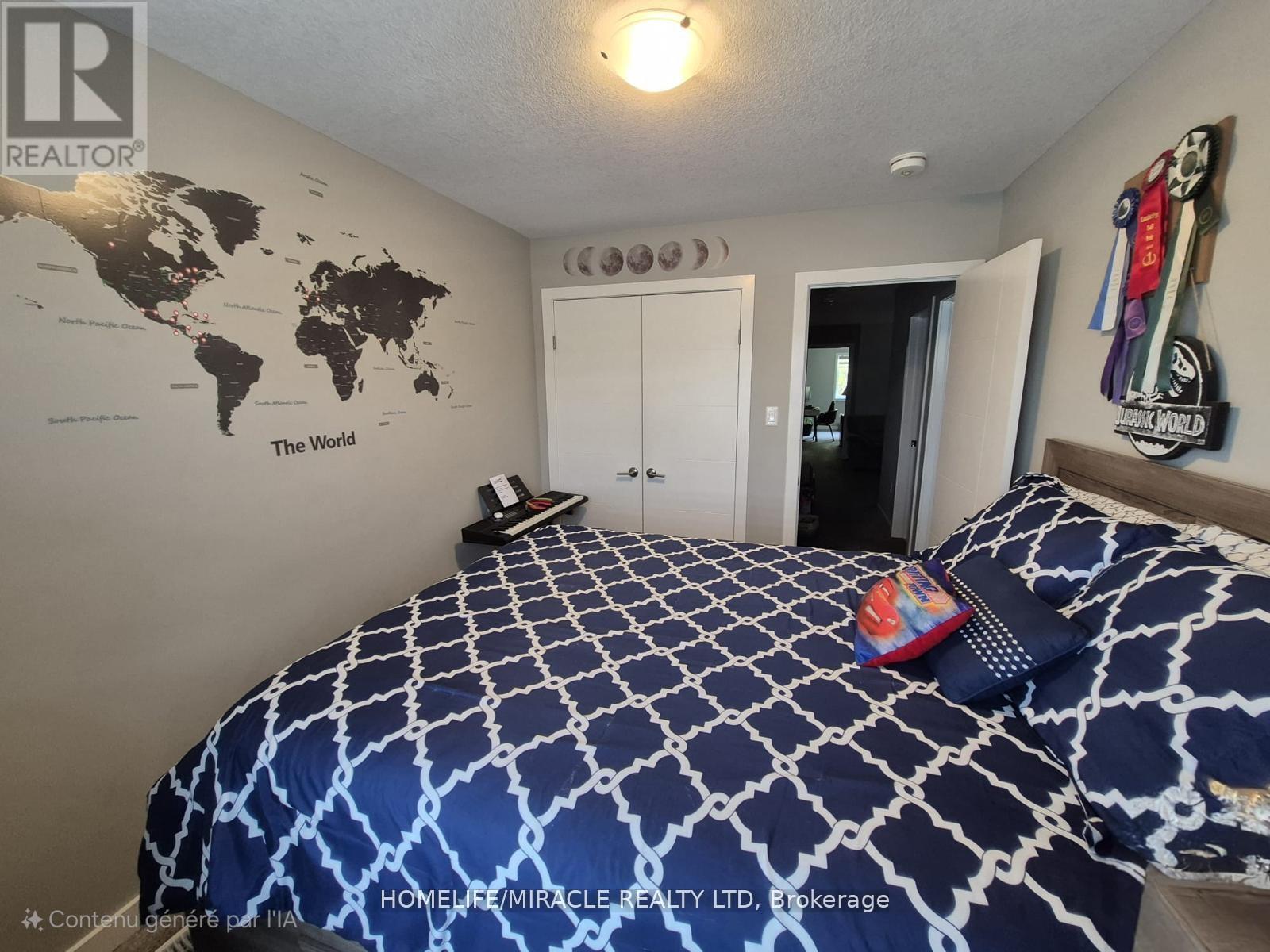 886 Robert Ferrie Drive, Kitchener, Ontario  N2R 0P2 - Photo 35 - X12365297