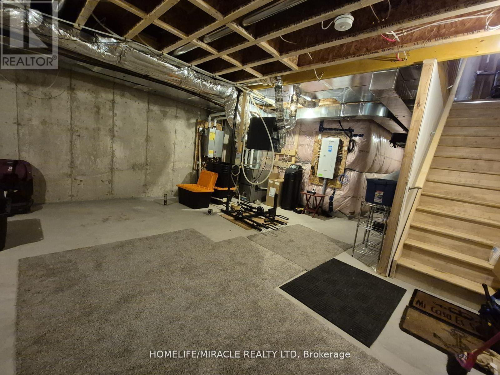 886 Robert Ferrie Drive, Kitchener, Ontario  N2R 0P2 - Photo 38 - X12365297