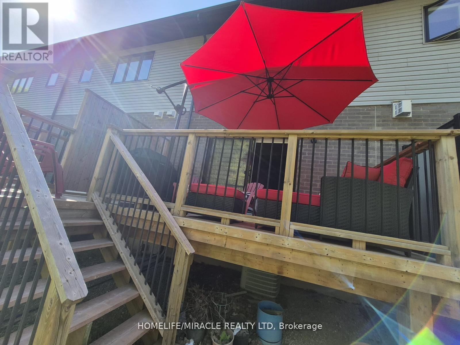 886 Robert Ferrie Drive, Kitchener, Ontario  N2R 0P2 - Photo 42 - X12365297