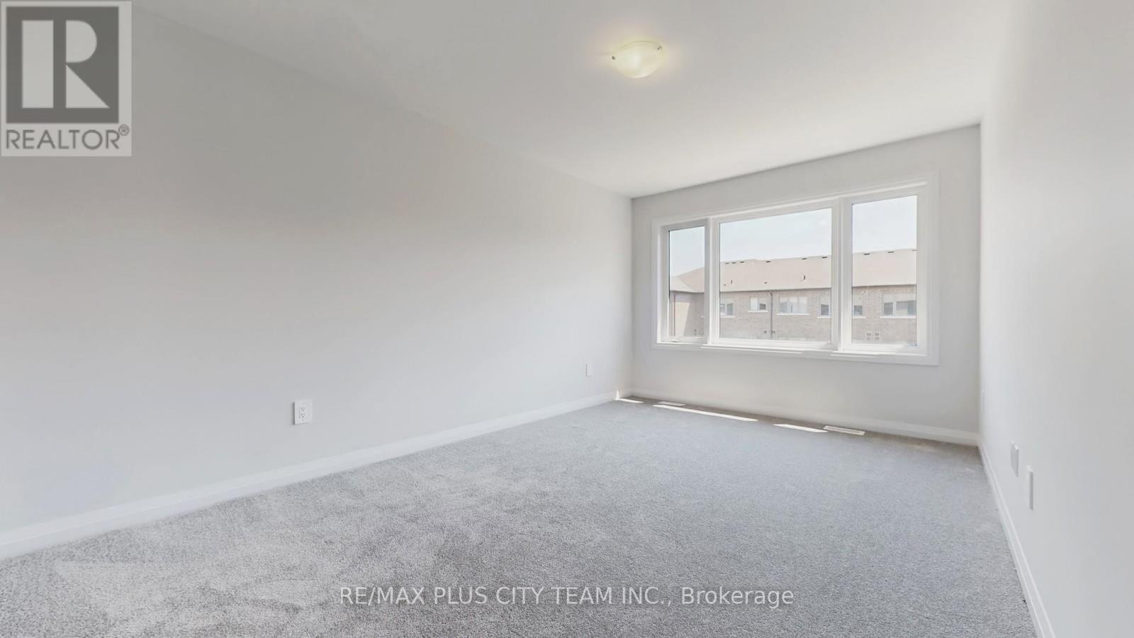 32 Keenan Street, Kawartha Lakes, Ontario  K9V 6C2 - Photo 14 - X12365336