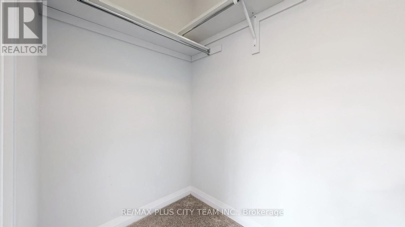 32 Keenan Street, Kawartha Lakes, Ontario  K9V 6C2 - Photo 16 - X12365336