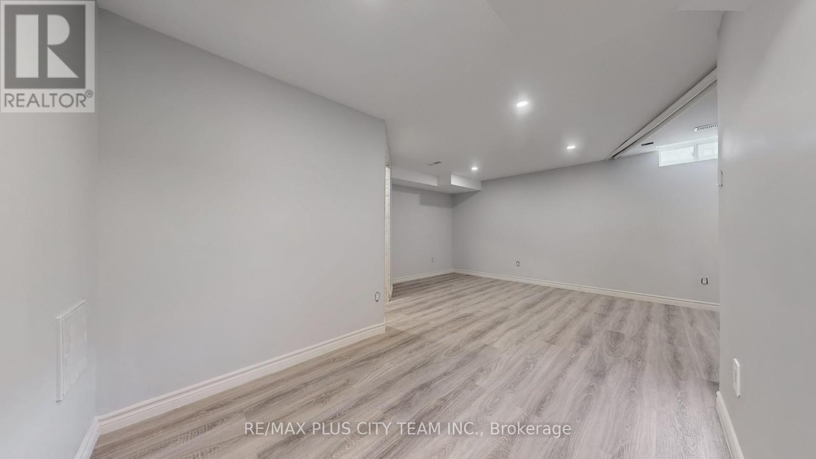 32 Keenan Street, Kawartha Lakes, Ontario  K9V 6C2 - Photo 25 - X12365336