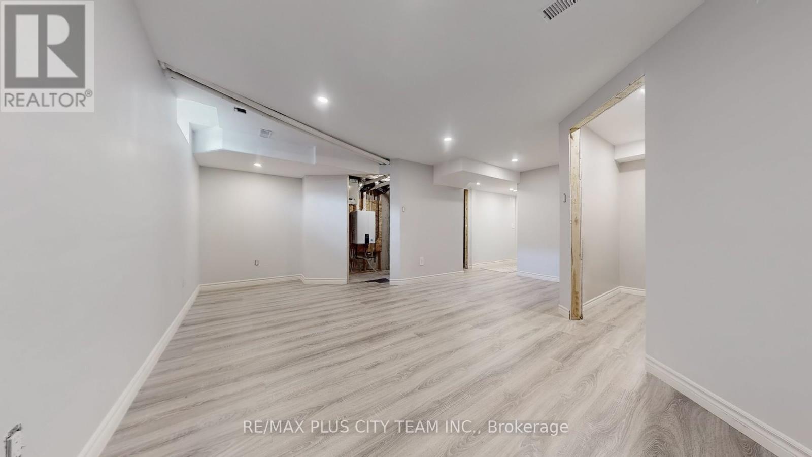 32 Keenan Street, Kawartha Lakes, Ontario  K9V 6C2 - Photo 27 - X12365336