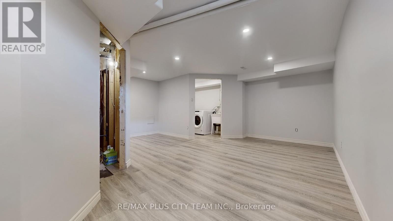 32 Keenan Street, Kawartha Lakes, Ontario  K9V 6C2 - Photo 28 - X12365336