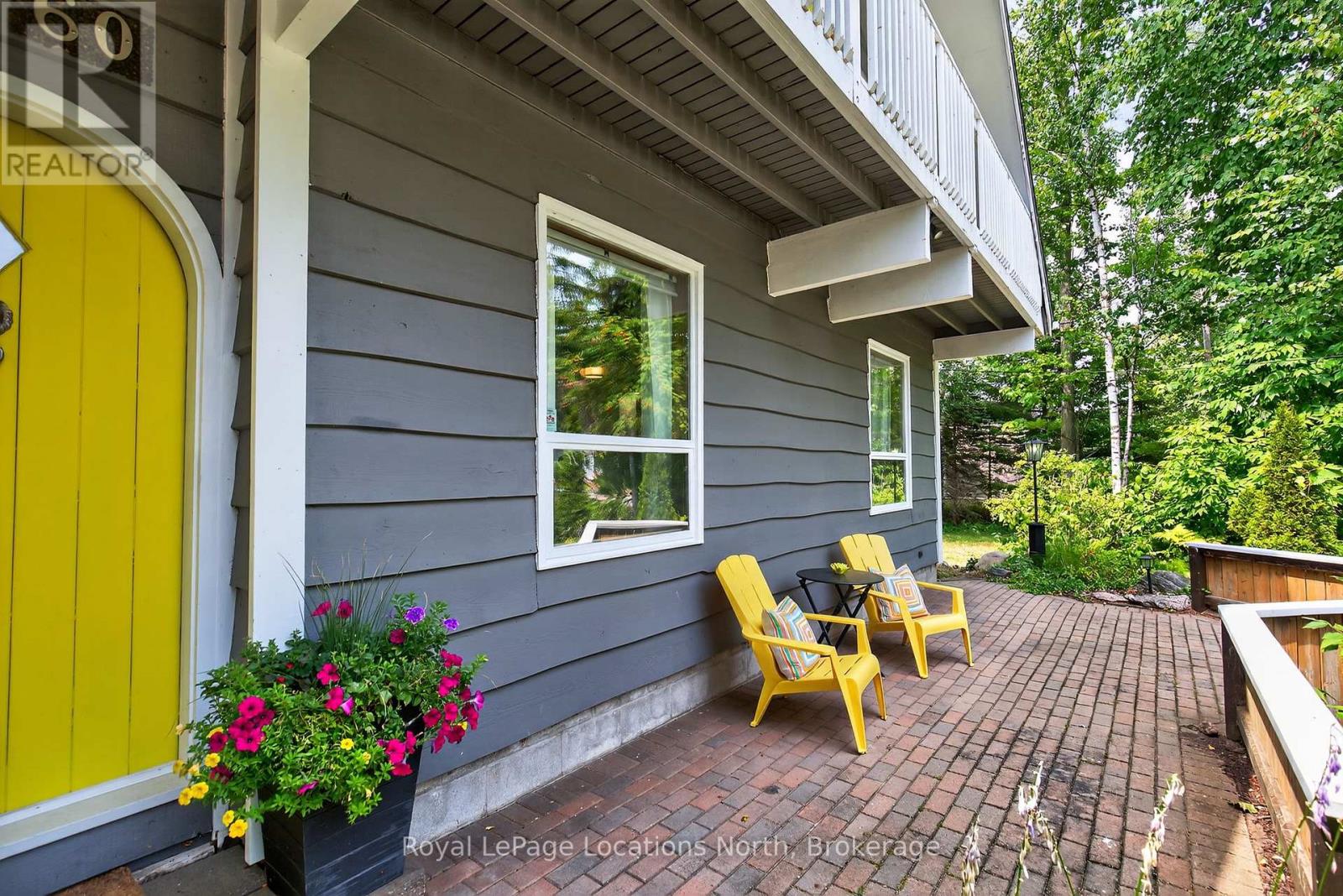 Property at 60 59TH STREET S image 4