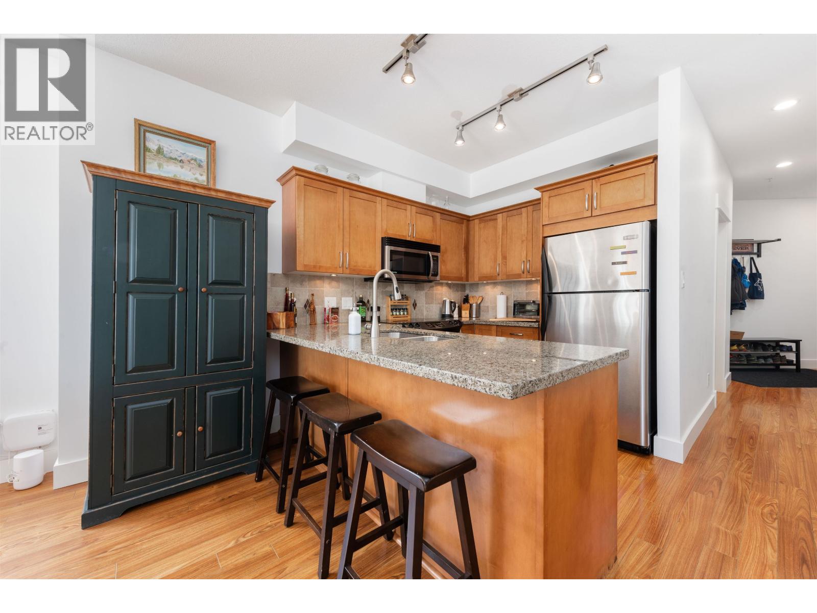 301 1336 Main Street, Squamish, British Columbia  V8B 0R2 - Photo 4 - R3040651
