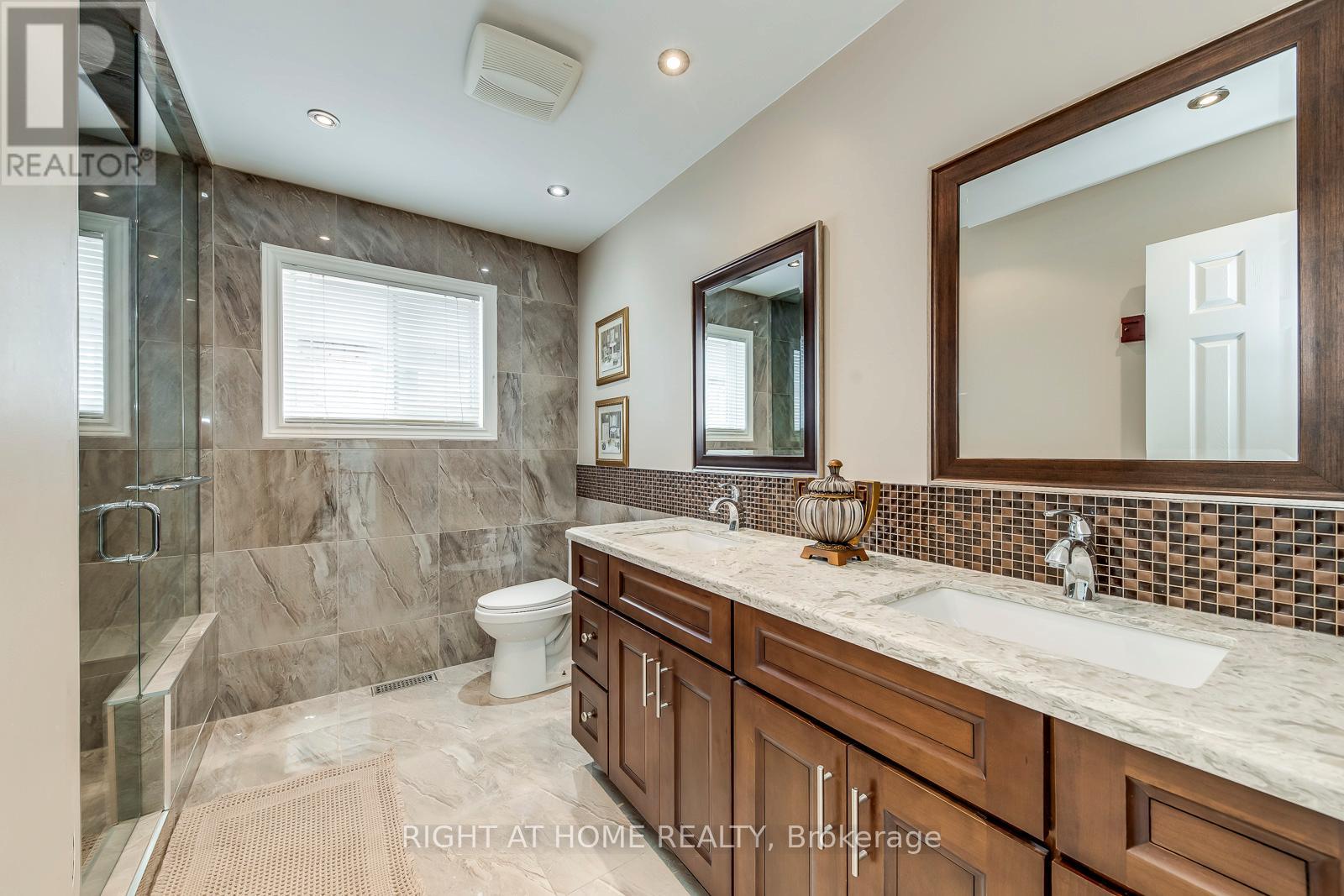 3349 Grand Park Drive, Mississauga (Fairview), Ontario  L5B 4C9 - Photo 21 - W12284597