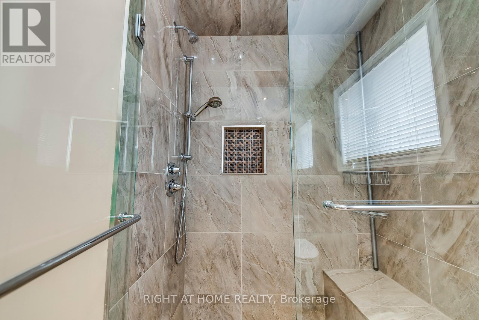 3349 Grand Park Drive, Mississauga (Fairview), Ontario  L5B 4C9 - Photo 22 - W12284597