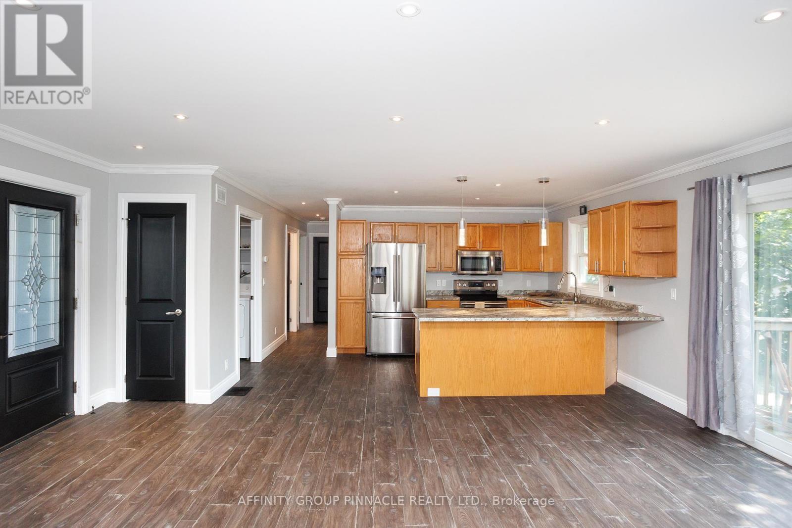 3 Duke Street, Kawartha Lakes, Ontario  K9V 2K5 - Photo 19 - X12365444