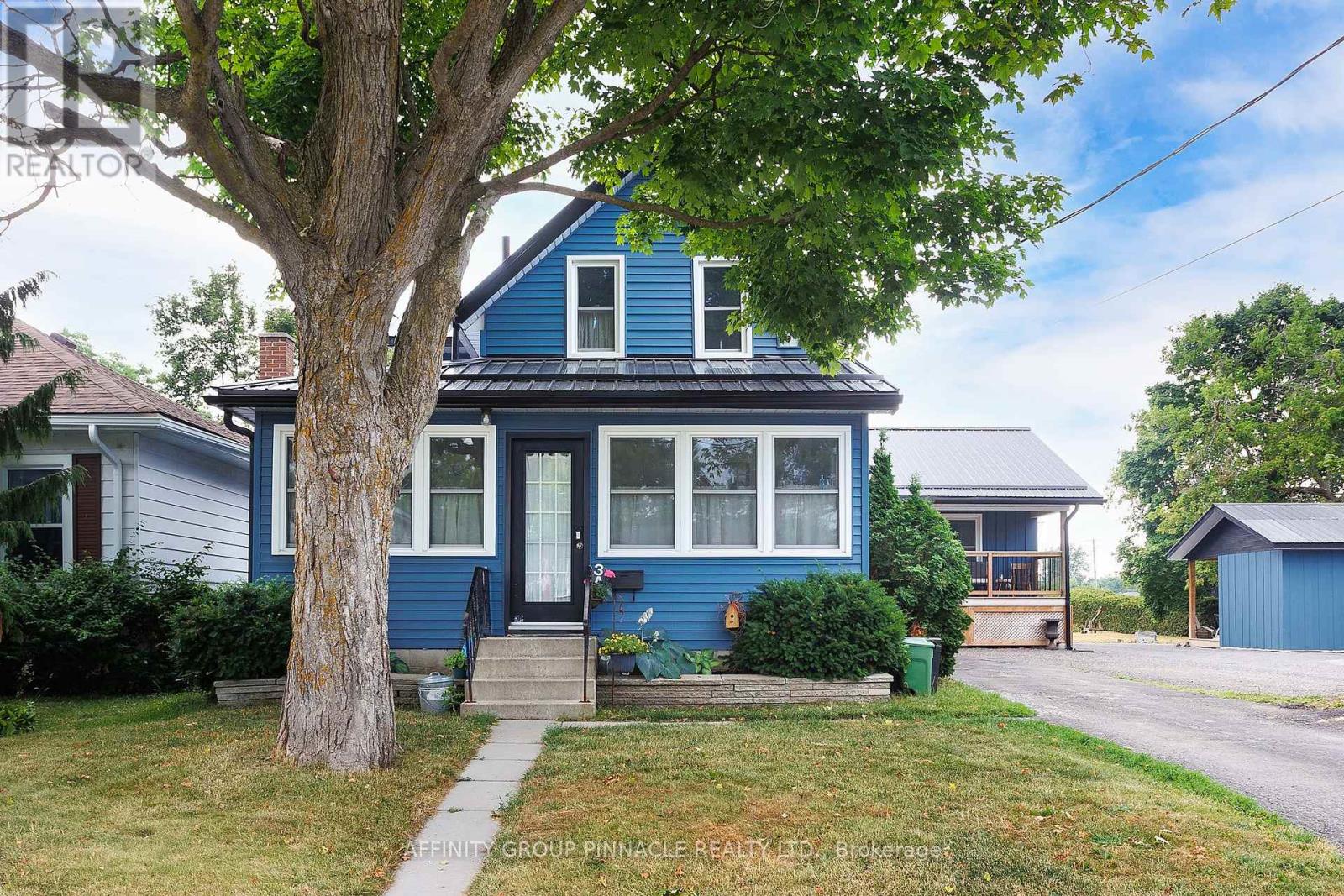 3 Duke Street, Kawartha Lakes, Ontario  K9V 2K5 - Photo 4 - X12365444
