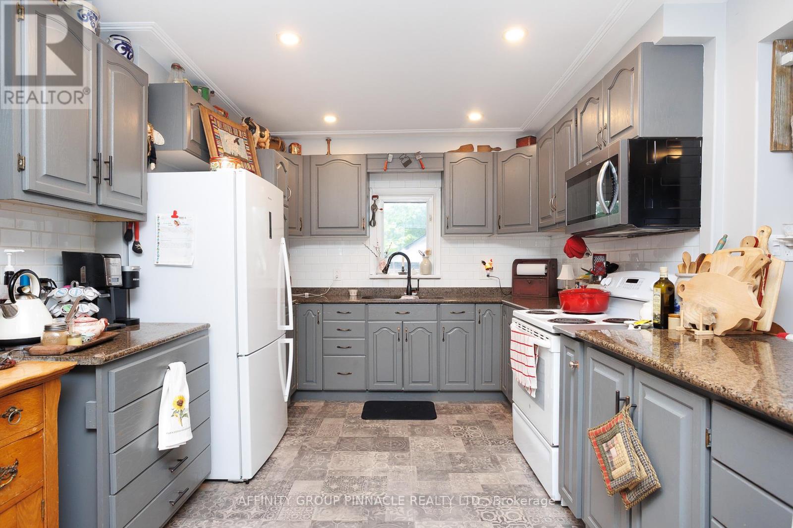 3 Duke Street, Kawartha Lakes, Ontario  K9V 2K5 - Photo 43 - X12365444