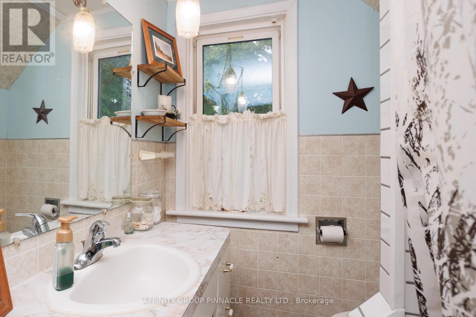 3 Duke Street, Kawartha Lakes, Ontario  K9V 2K5 - Photo 48 - X12365444