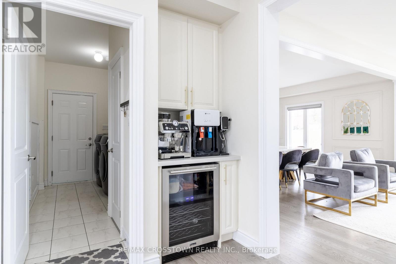 10 Stewart Crescent, Essa (Thornton), Ontario  L0L 2N0 - Photo 24 - N12365361