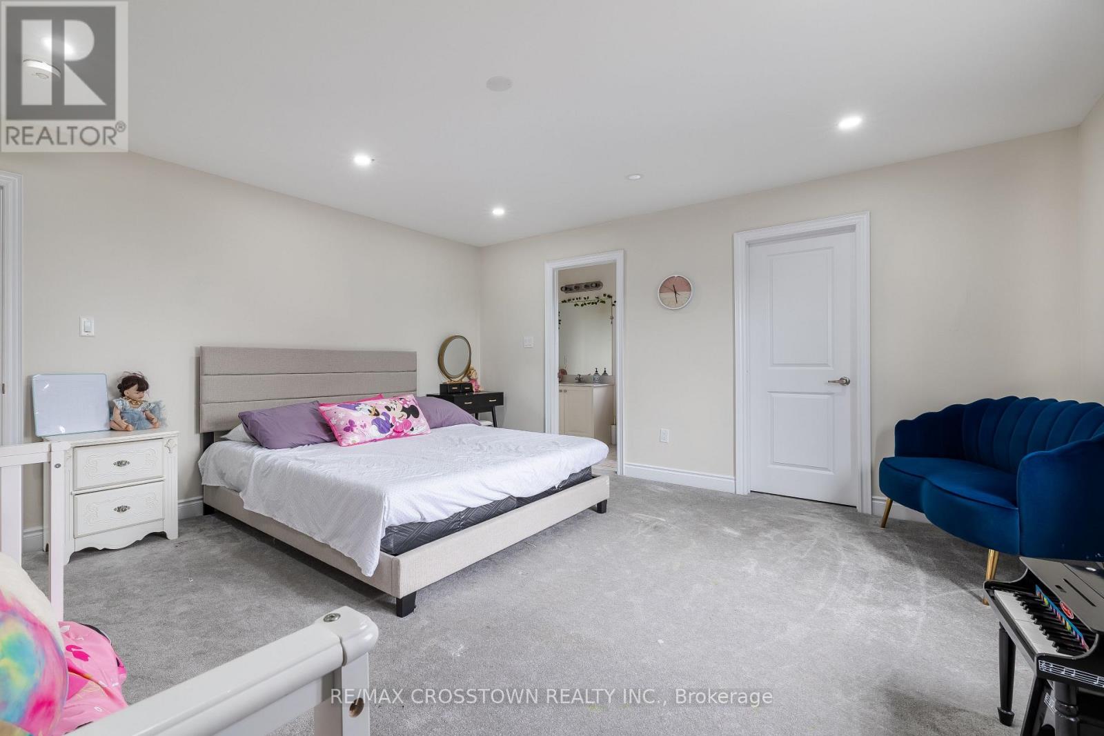 10 Stewart Crescent, Essa (Thornton), Ontario  L0L 2N0 - Photo 44 - N12365361