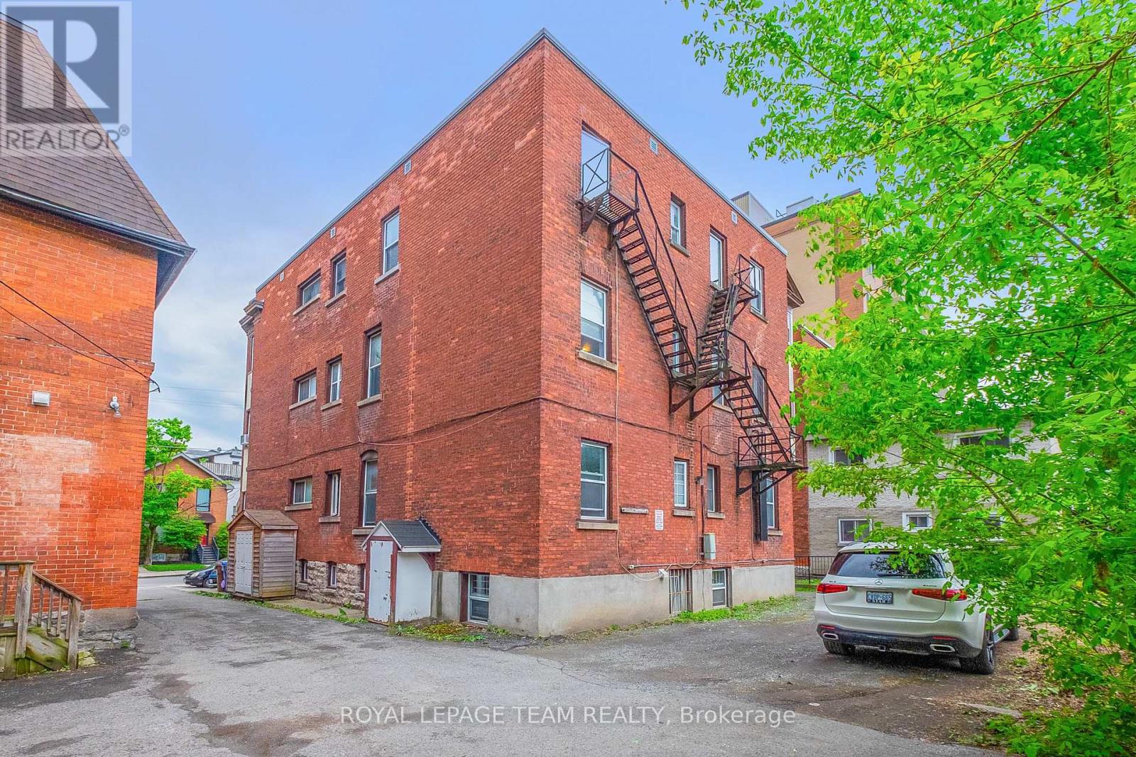 305 Waverley Street, Ottawa, Ontario  K2P 0V9 - Photo 4 - X12365393