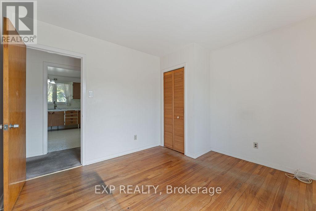 2536 Roman Avenue, Ottawa, Ontario  K2B 7X9 - Photo 13 - X12365405