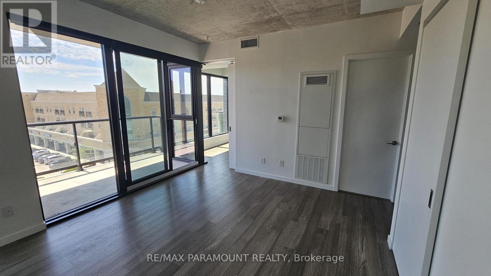 415 - 7 Smith Crescent, Toronto, Ontario  M8Z 0G3 - Photo 13 - W12365344