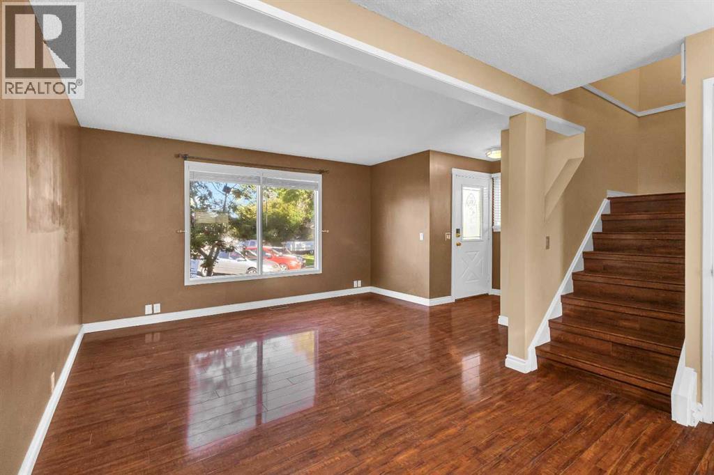 32 Erin Mount Crescent Se, Calgary, Alberta  T2B 2S3 - Photo 10 - A2251705