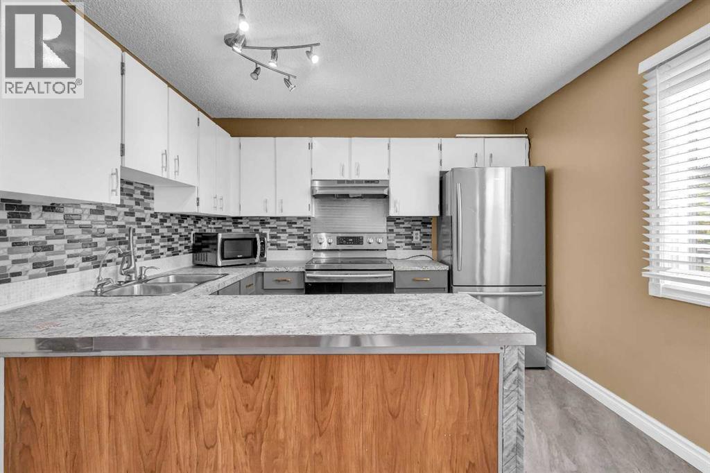 32 Erin Mount Crescent Se, Calgary, Alberta  T2B 2S3 - Photo 11 - A2251705