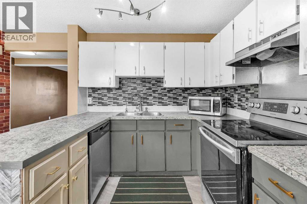 32 Erin Mount Crescent Se, Calgary, Alberta  T2B 2S3 - Photo 13 - A2251705