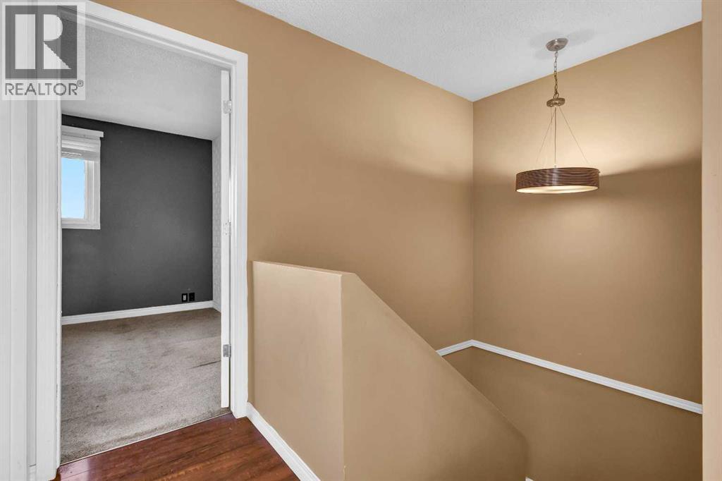 32 Erin Mount Crescent Se, Calgary, Alberta  T2B 2S3 - Photo 16 - A2251705