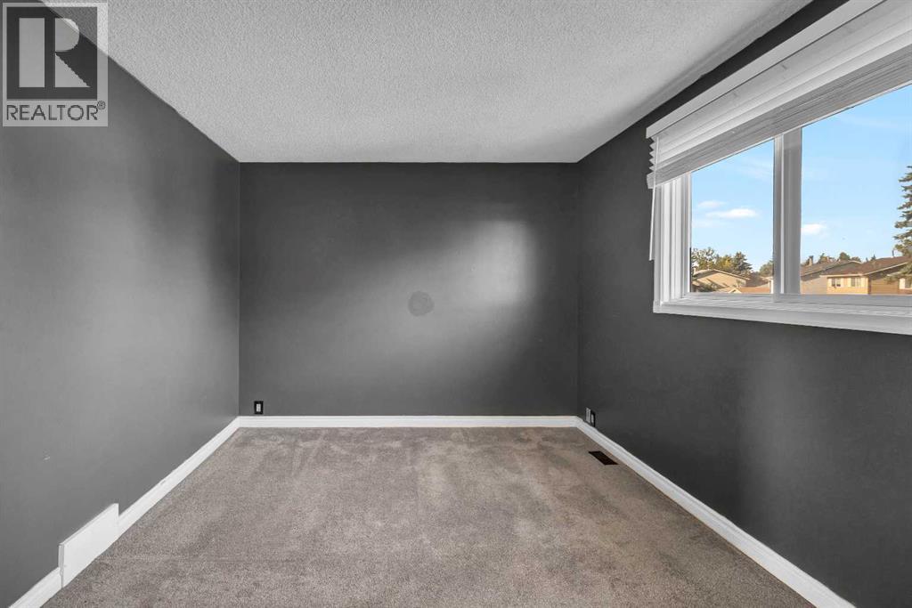 32 Erin Mount Crescent Se, Calgary, Alberta  T2B 2S3 - Photo 18 - A2251705