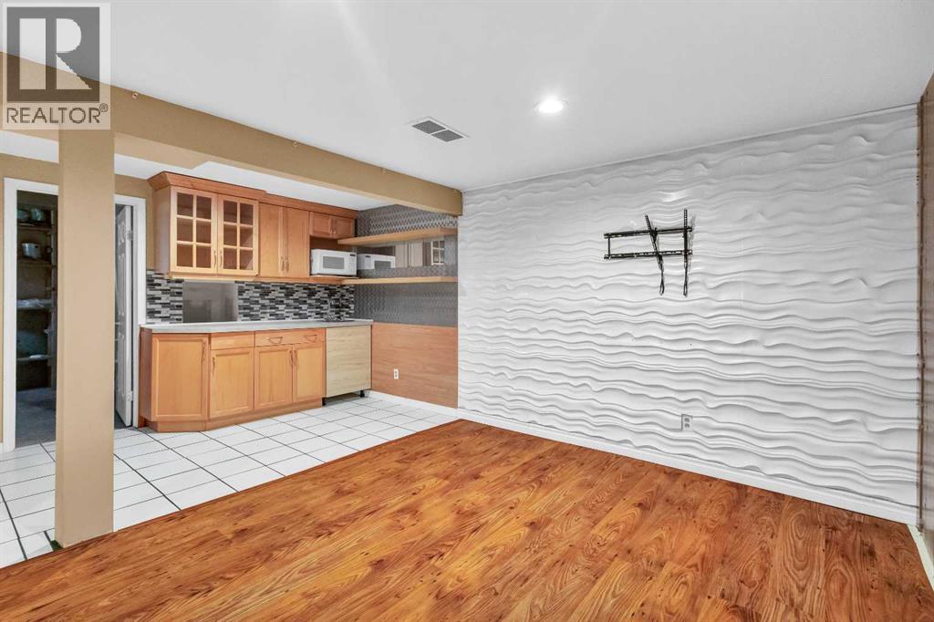 32 Erin Mount Crescent Se, Calgary, Alberta  T2B 2S3 - Photo 25 - A2251705