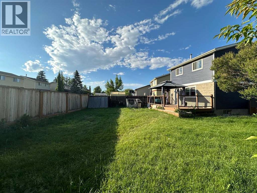 32 Erin Mount Crescent Se, Calgary, Alberta  T2B 2S3 - Photo 37 - A2251705