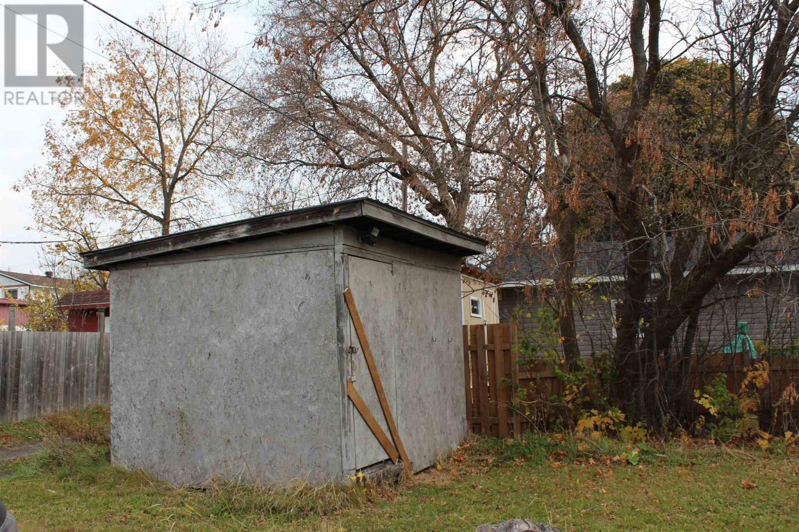 97 St Georges Ave, Sault Ste. Marie, Ontario  P6B 1X1 - Photo 11 - SM251455