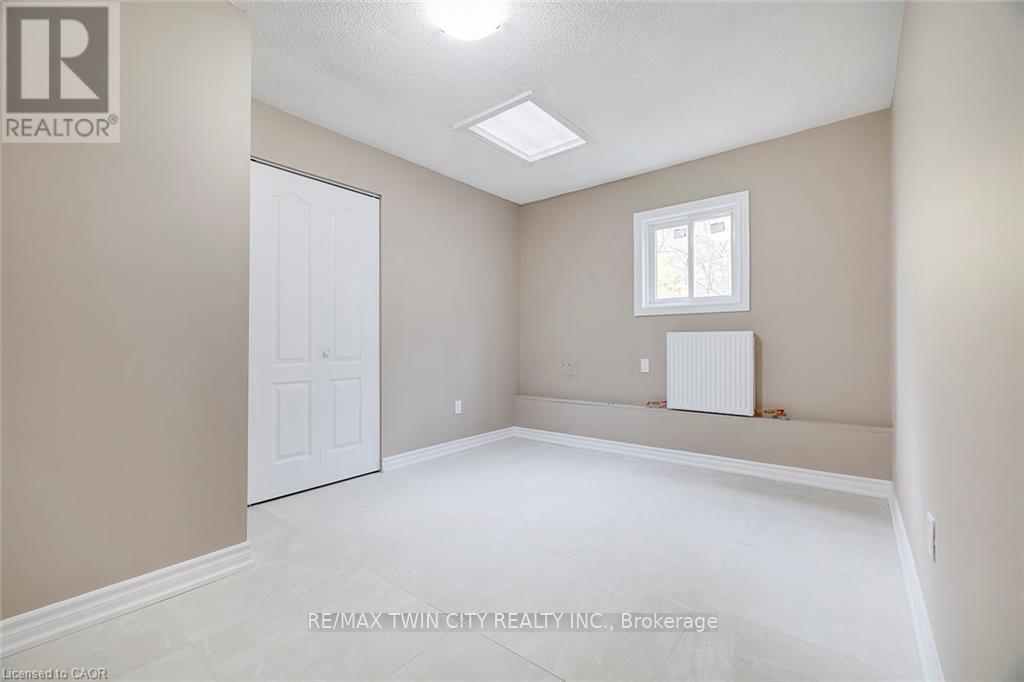 457 King Street E, Cambridge, Ontario  N3H 3N1 - Photo 12 - X12365349