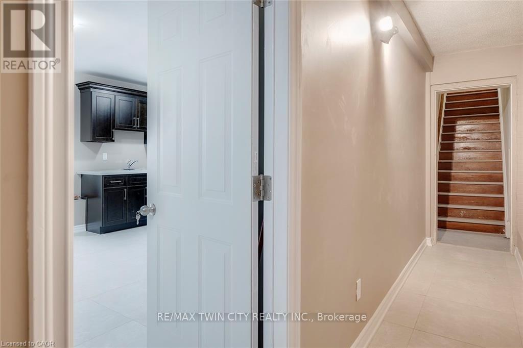 457 King Street E, Cambridge, Ontario  N3H 3N1 - Photo 8 - X12365349