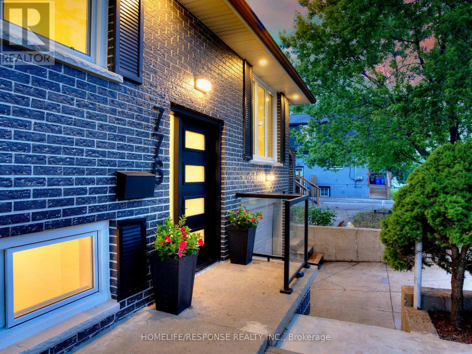 Property at 776 GARTH STREET image 5