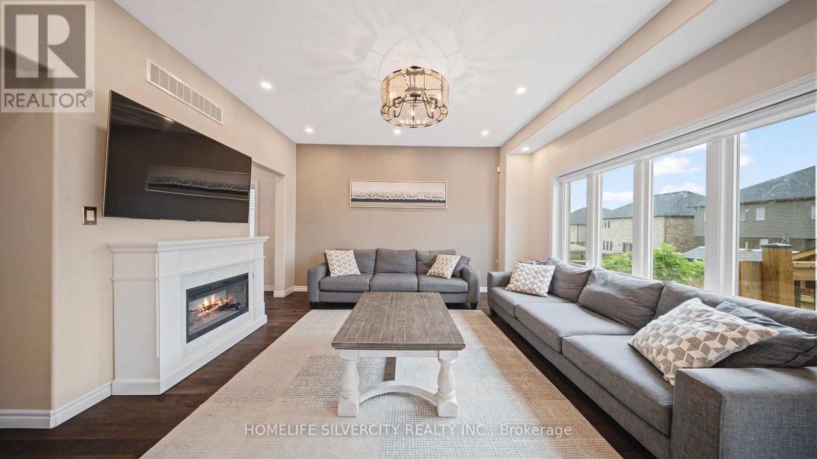 93 Lorne Card Drive, Brant, Ontario  N3L 0E7 - Photo 11 - X12365372