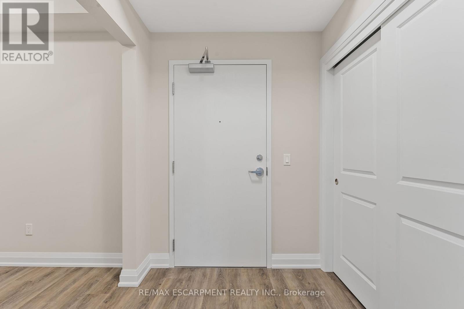 403 - 118 Summersides Boulevard, Pelham, Ontario  L0E 1E1 - Photo 11 - X12365377