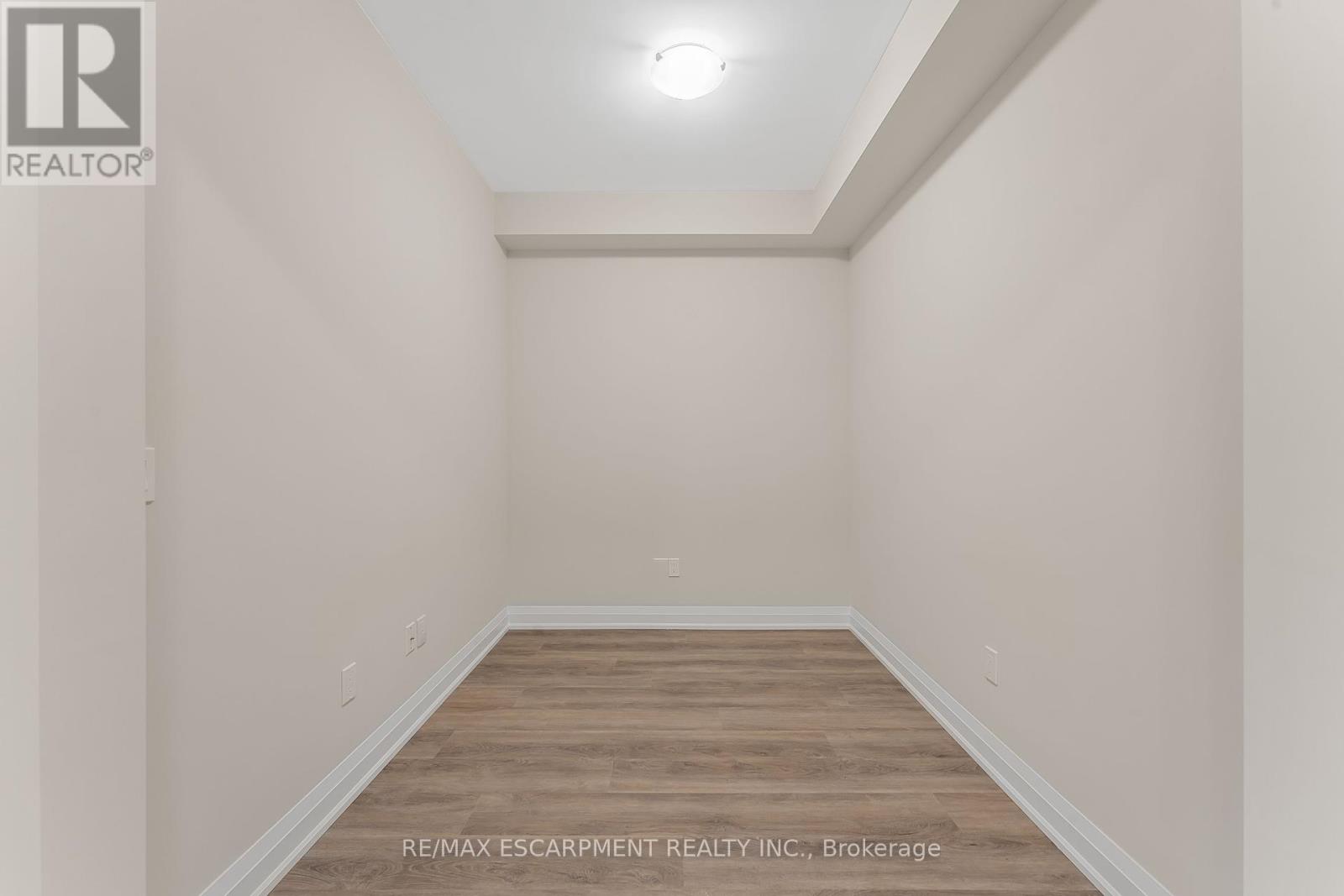 403 - 118 Summersides Boulevard, Pelham, Ontario  L0E 1E1 - Photo 12 - X12365377