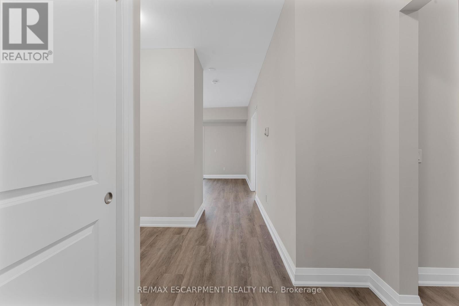 403 - 118 Summersides Boulevard, Pelham, Ontario  L0E 1E1 - Photo 13 - X12365377